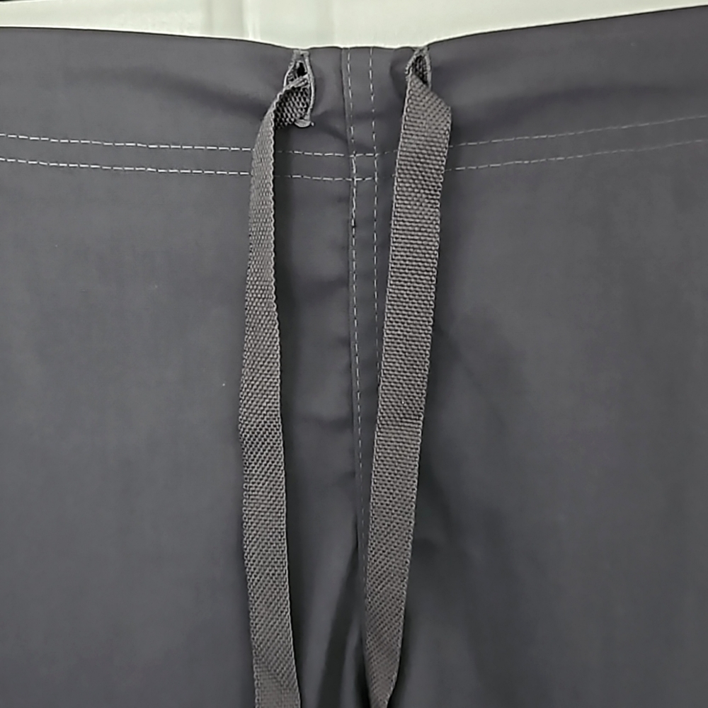 NWT SCRUBS UA Soft Stretch Cargo Style With Drawstring Size M Granite Gray